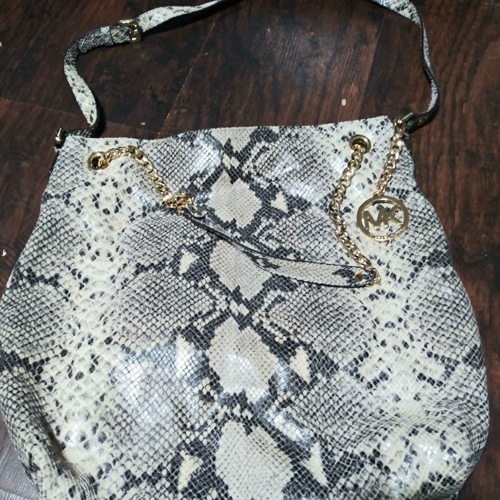 Sold//Micheal Kors purse